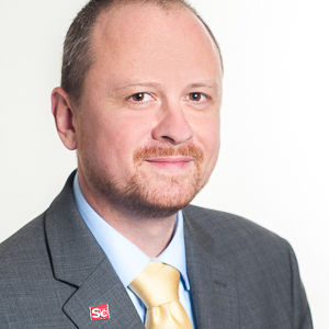 Dr. Christopher Laing